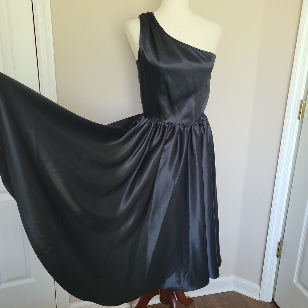 Pinup Couture Fit N Flare Dress Sz S M Rockabilly Retro Full Sweep One Shoulder